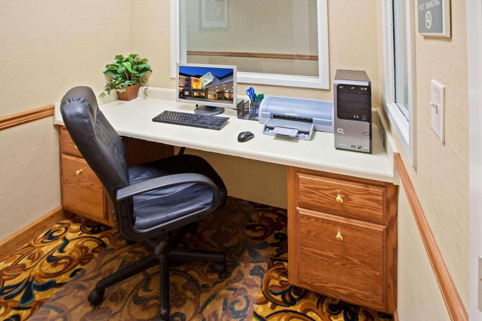Country & By Radisson, West, Tn Hotel
